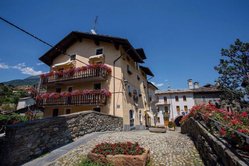 Hotel Cecchin Aosta Ngoại thất bức ảnh