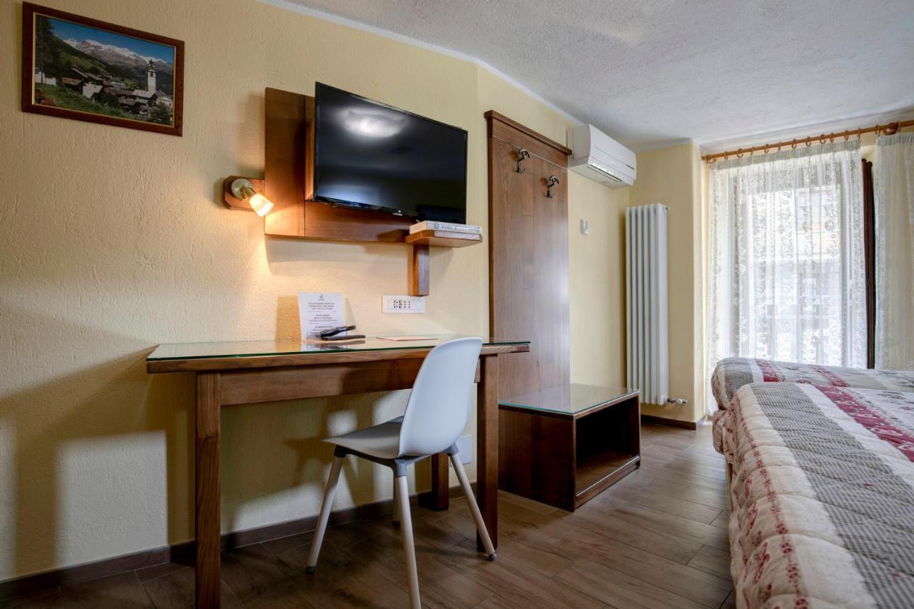 Hotel Cecchin Aosta Ngoại thất bức ảnh