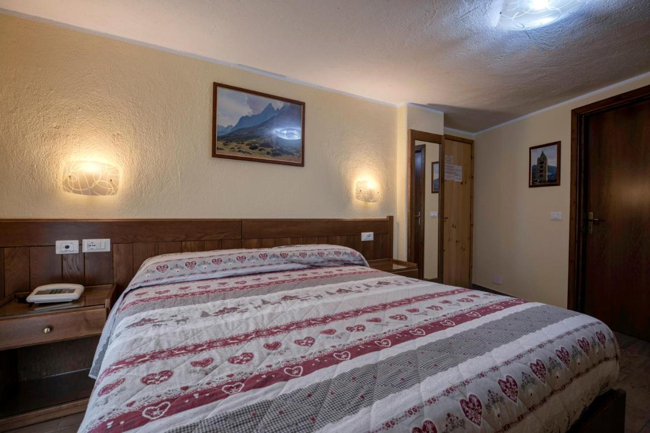 Hotel Cecchin Aosta Ngoại thất bức ảnh