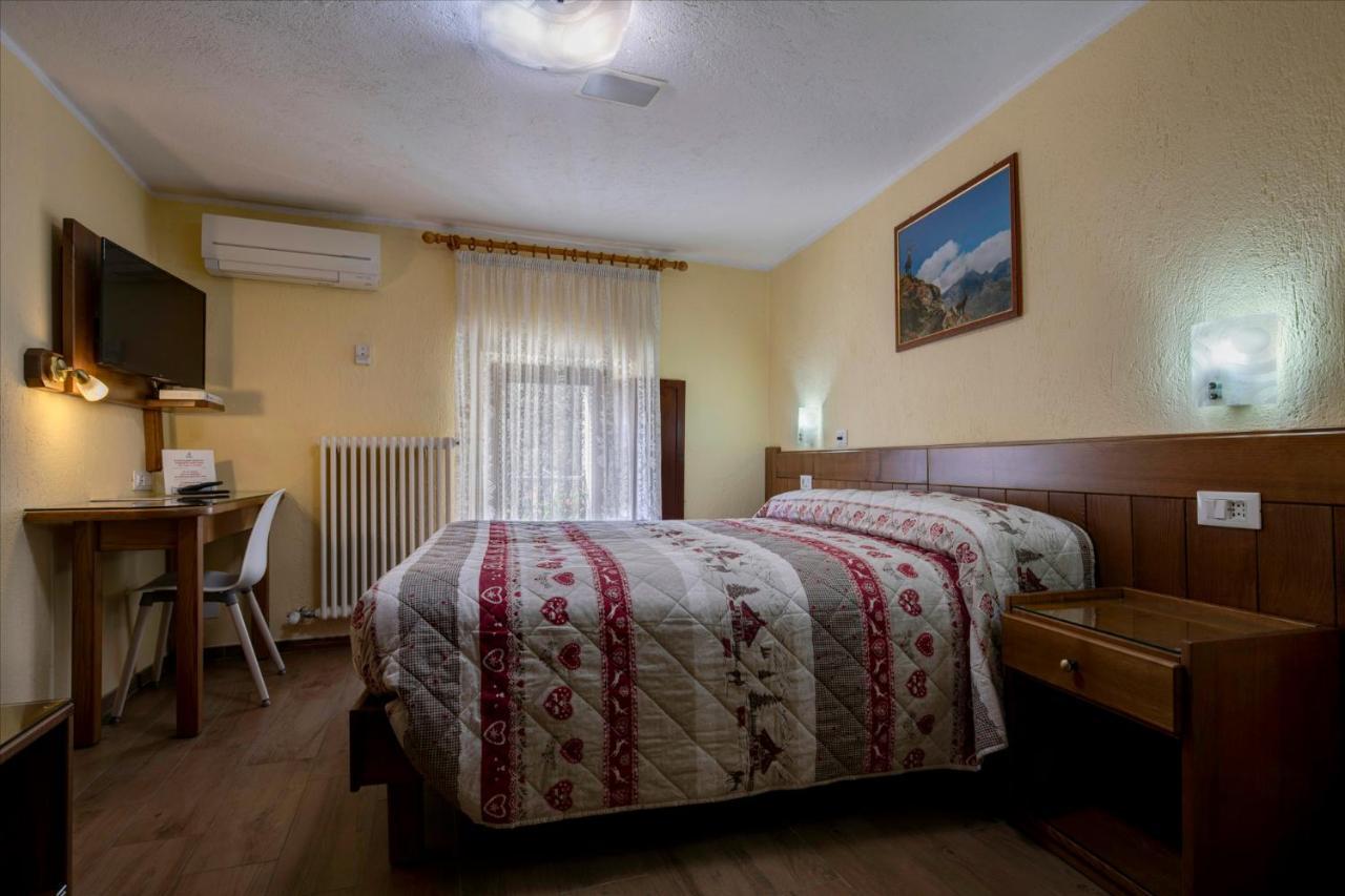 Hotel Cecchin Aosta Ngoại thất bức ảnh