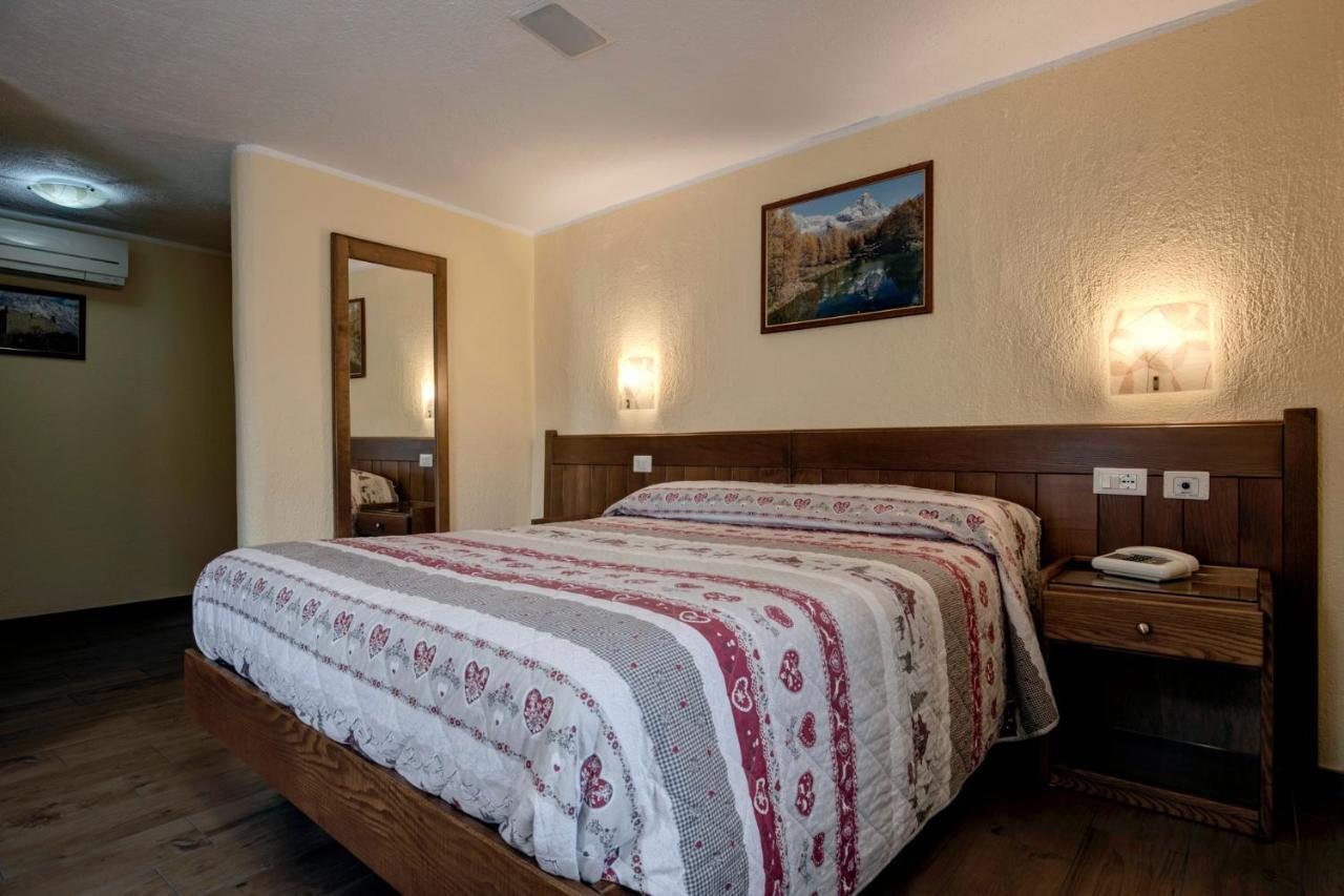 Hotel Cecchin Aosta Ngoại thất bức ảnh