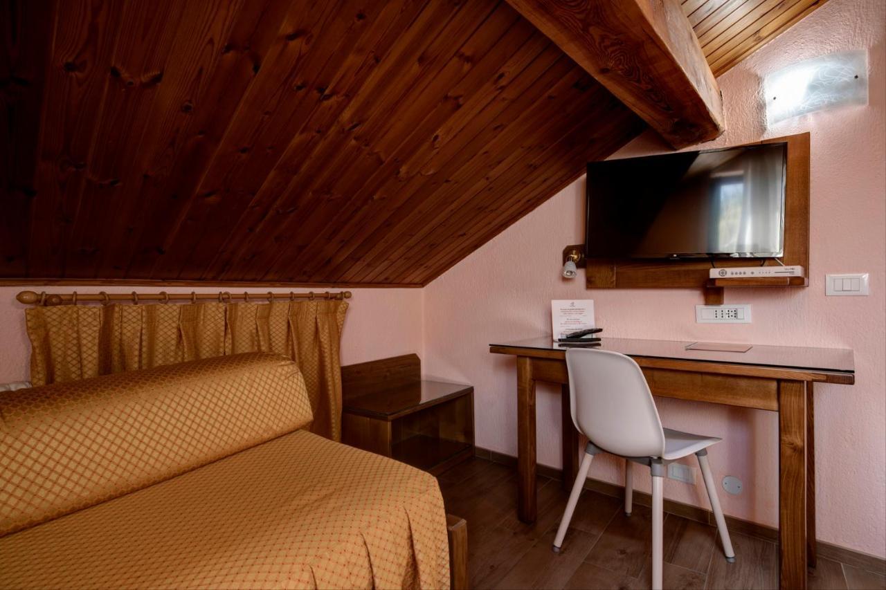 Hotel Cecchin Aosta Ngoại thất bức ảnh
