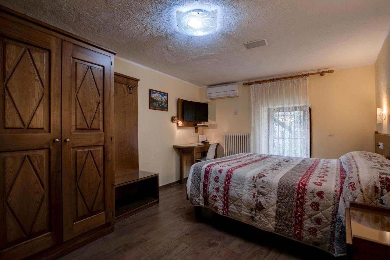 Hotel Cecchin Aosta Ngoại thất bức ảnh