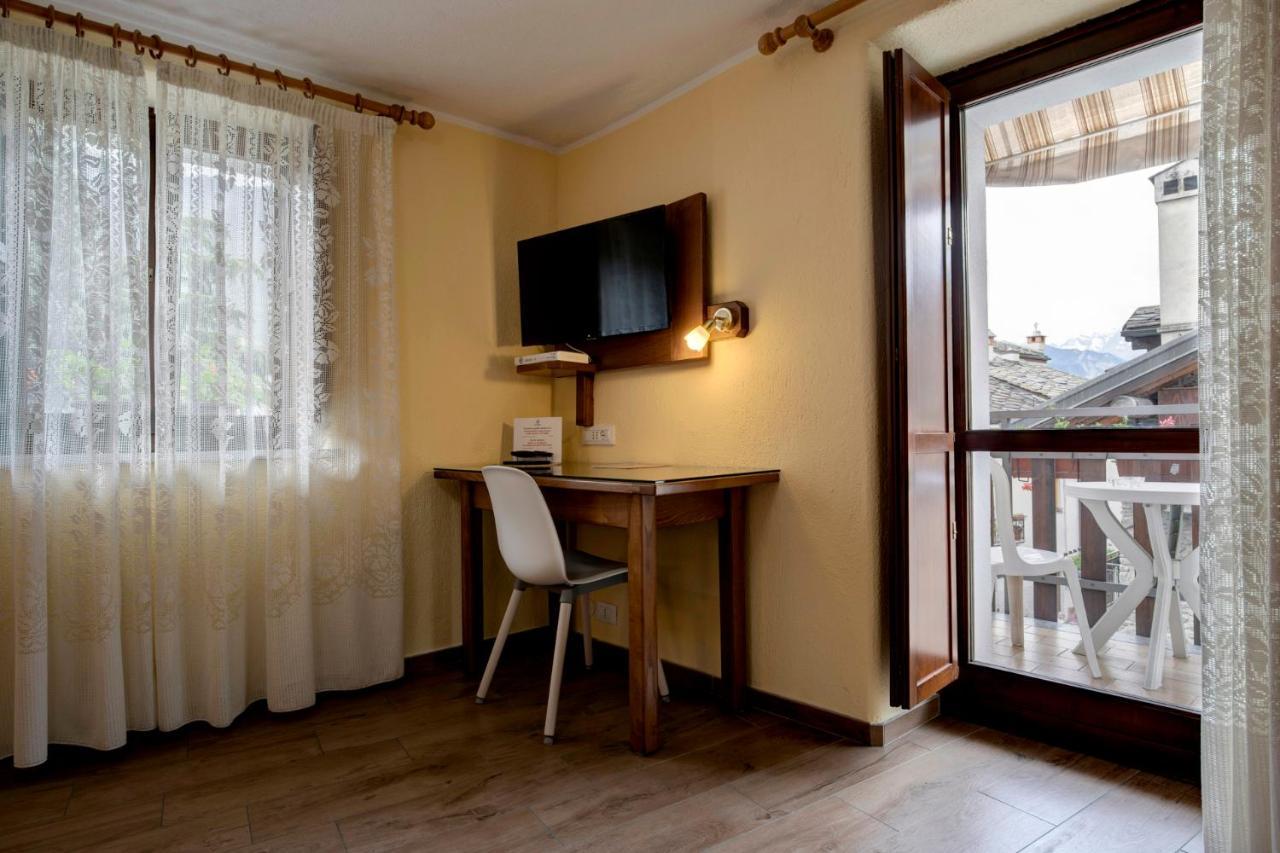 Hotel Cecchin Aosta Ngoại thất bức ảnh