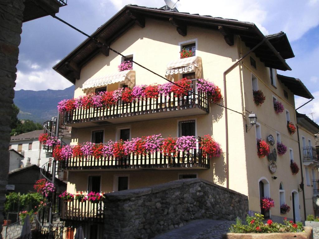 Hotel Cecchin Aosta Ngoại thất bức ảnh