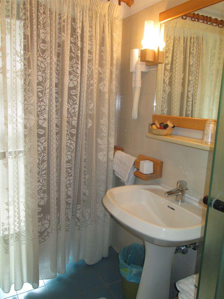 Hotel Cecchin Aosta Ngoại thất bức ảnh